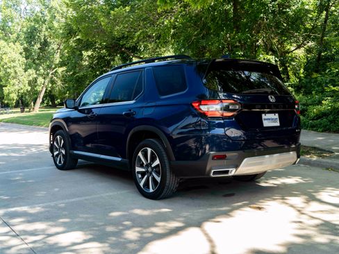 Used 2024 Honda Pilot Touring image 7
