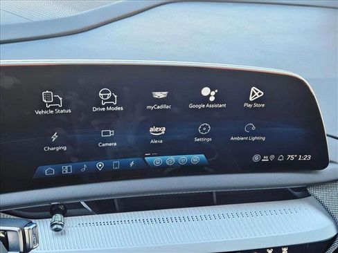 New 2025 Cadillac Optiq Luxury 1 image 12