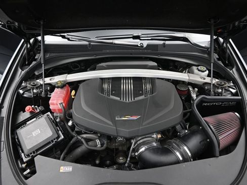 Used 2018 Cadillac CTS V w/ Carbon Fibre Package RWD image 31