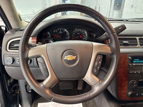 Used 2011 Chevrolet Avalanche LT w/ Regional Value Package AWD/4WD image 6