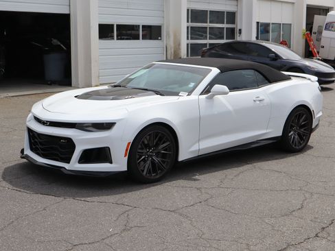 Used 2022 Chevrolet Camaro ZL1 image 5