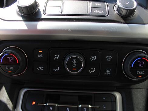 Used 2023 GMC Acadia SLT FWD image 21