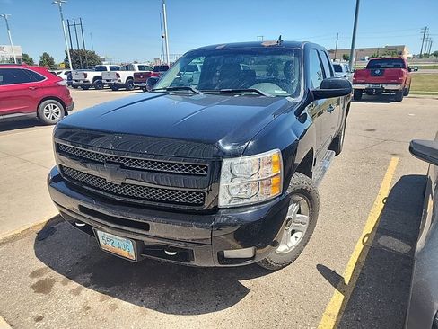 Used 2010 Chevrolet Silverado 1500 LTZ w/ Z71 Appearance Package AWD/4WD image 3