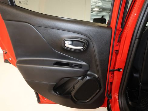 Used 2023 Jeep Renegade Latitude AWD/4WD image 21