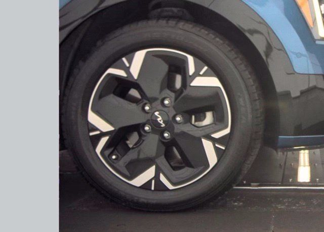 Certified 2023 Kia Niro Wave FWD image 21