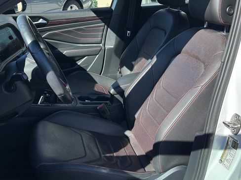 Used 2023 Volkswagen Jetta GLI Autobahn image 13