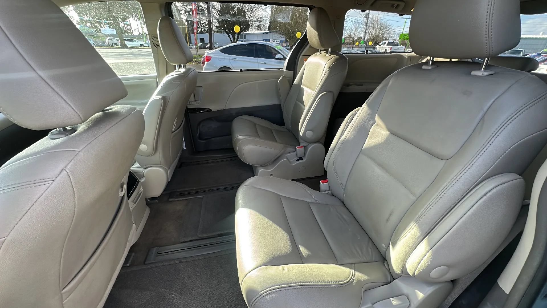 Used 2017 Toyota Sienna XLE Premium AWD/4WD image 9