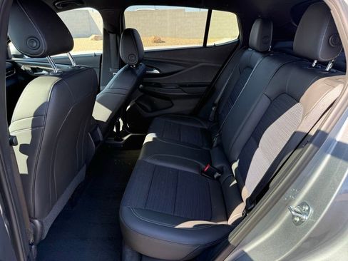 Certified 2025 Buick Envista Preferred image 19