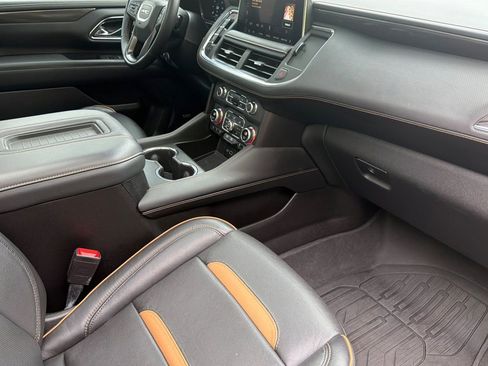 Used 2023 GMC Yukon AT4 w/ Technology Package AWD/4WD image 18