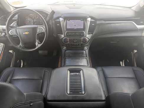Used 2020 Chevrolet Suburban Premier AWD/4WD image 22