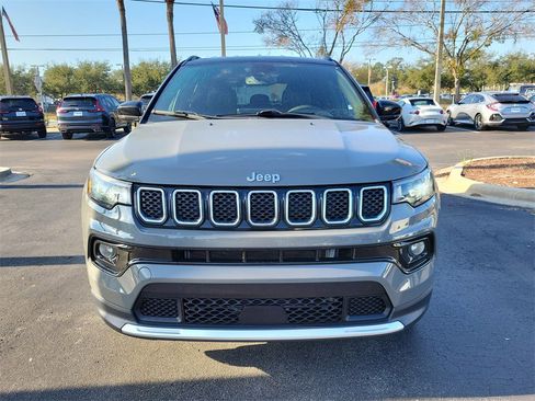Used 2024 Jeep Compass Limited image 8