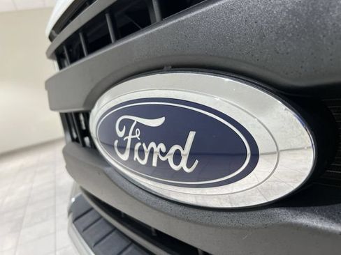 Used 2022 Ford F550 4x4 Crew Cab Super Duty w/ Power Equipment Group image 26