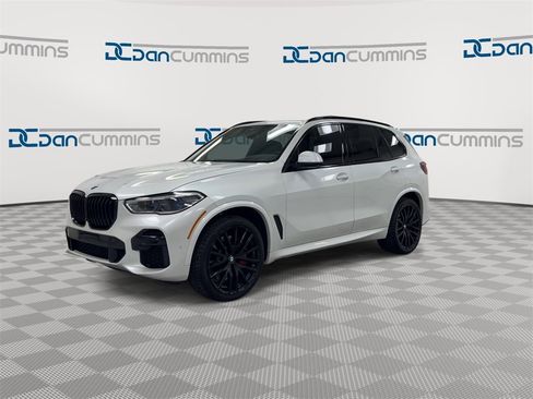 Used 2022 BMW X5 M50i w/ Executive Package image 4