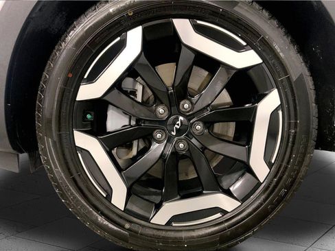 Used 2024 Kia Telluride S FWD image 9