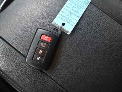 Used 2019 Toyota Highlander SE image 15