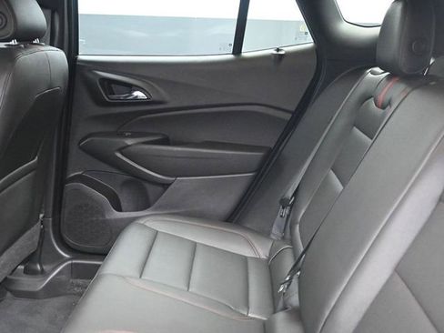 Used 2024 Chevrolet Trax RS image 9