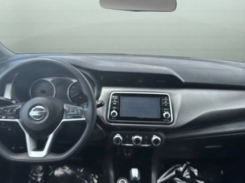 Used 2020 Nissan Kicks S FWD image 11