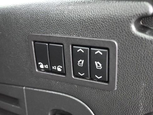 Used 2019 Chevrolet Suburban Premier image 47