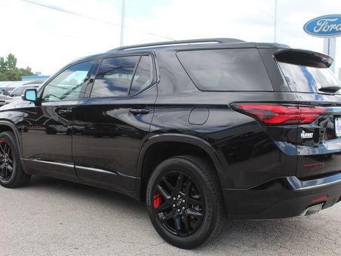 Used 2023 Chevrolet Traverse Premier w/ Redline Edition FWD image 8