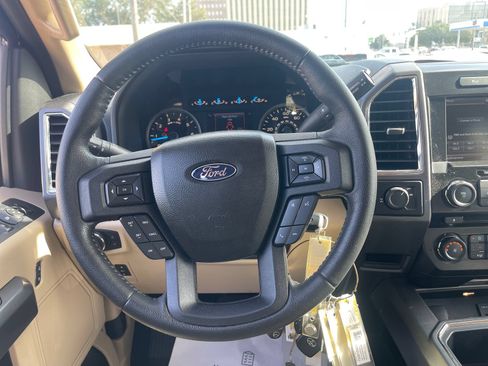 Used 2015 Ford F150 XLT w/ Equipment Group 302A Luxury RWD image 24