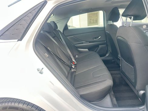 Used 2025 Hyundai Elantra SEL image 40