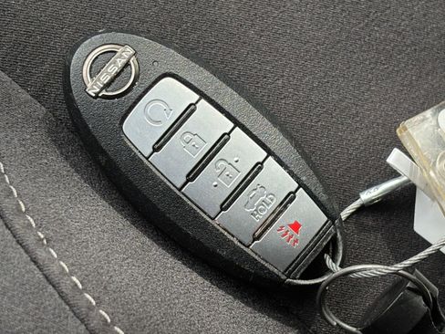 Used 2025 Nissan Altima 2.5 SV FWD image 21