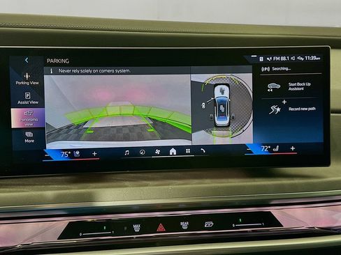 Used 2023 BMW i7 xDrive60 w/ Parking Assistance Package AWD/4WD image 14