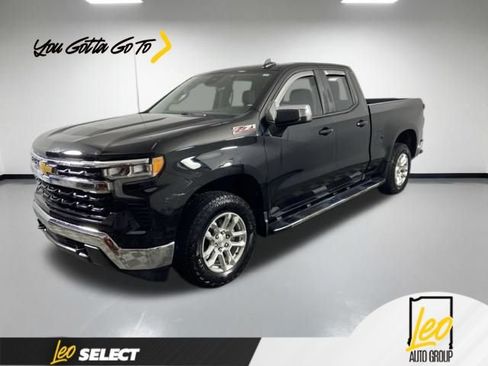 Used 2023 Chevrolet Silverado 1500 LT w/ Z71 Off-Road Package AWD/4WD image 1