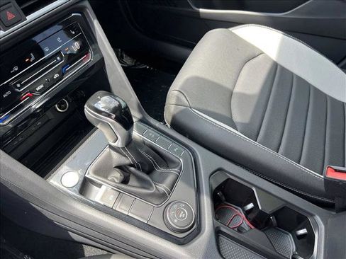 New 2025 Volkswagen Taos SEL image 13