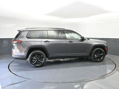 Used 2021 Jeep Grand Cherokee L Laredo image 15