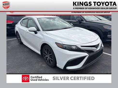 Used 2023 Toyota Camry SE image 1