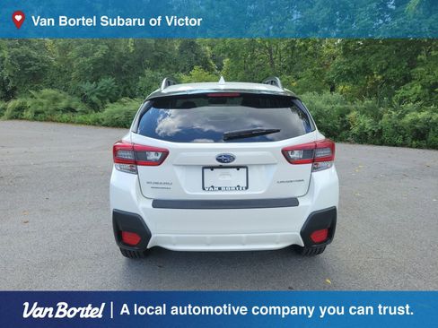 Used 2023 Subaru Crosstrek 2.0i Premium image 4