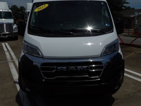 Used 2025 RAM ProMaster 2500 w/ U-Haul Equipment Group FWD image 5