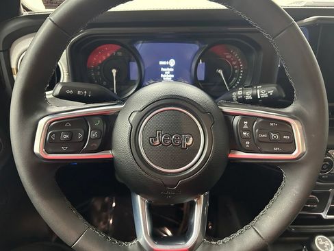 Used 2025 Jeep Wrangler Unlimited Sahara w/ Safety Group AWD/4WD image 18