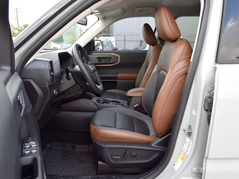 Used 2022 Ford Bronco Sport Outer Banks w/ Tech Package AWD/4WD image 18