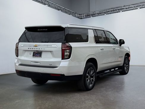 Used 2021 Chevrolet Suburban LT w/ Luxury Package image 5