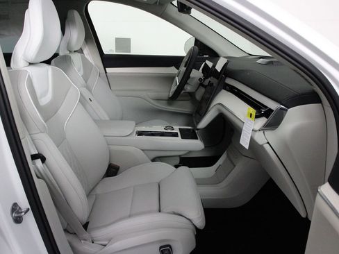 New 2025 Volvo EX90 Ultra image 10