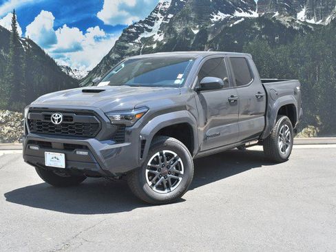 Used 2025 Toyota Tacoma TRD Sport AWD/4WD image 6