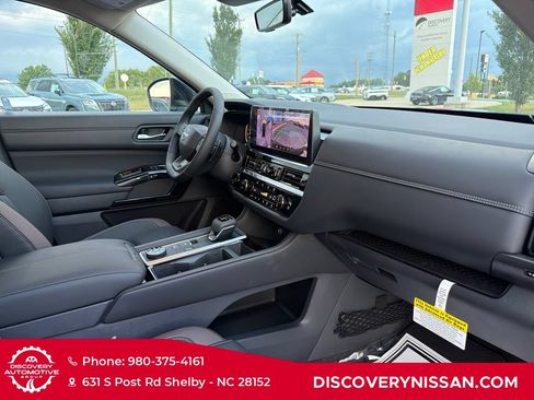 New 2026 Nissan Pathfinder Platinum AWD/4WD image 39