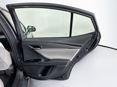 Used 2025 Toyota Camry SE FWD image 30
