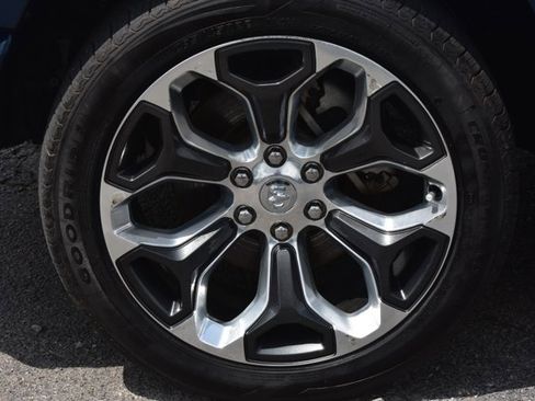 Used 2023 RAM 1500 Limited AWD/4WD image 11