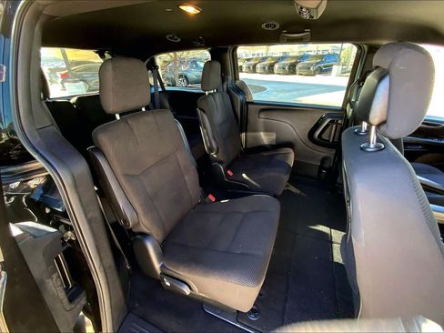 Used 2020 Dodge Grand Caravan SE image 19