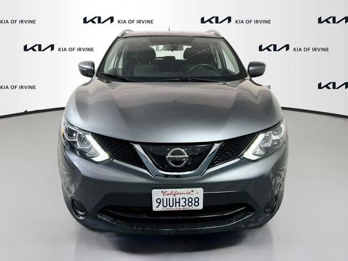 Used 2018 Nissan Rogue Sport SV FWD image 2