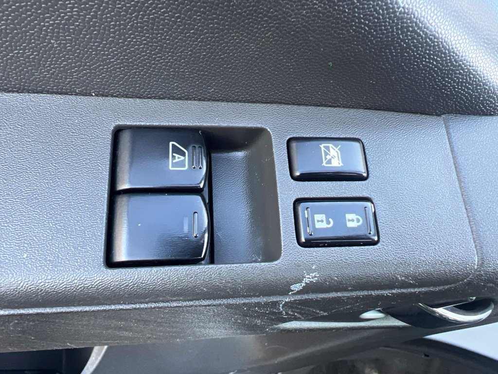 Used 2016 Nissan Frontier PRO-4X AWD/4WD image 34