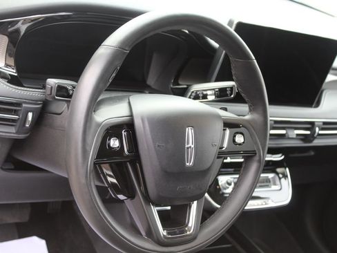 Used 2024 Lincoln Corsair Reserve w/ Equipment Group 201A image 8