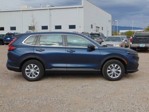 Used 2023 Honda CR-V LX image 3