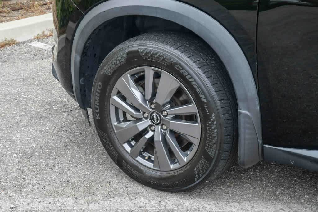 Used 2024 Nissan Pathfinder SV w/ SV Premium Package FWD image 11
