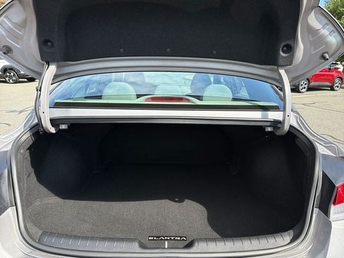 Used 2023 Hyundai Elantra SE FWD image 24