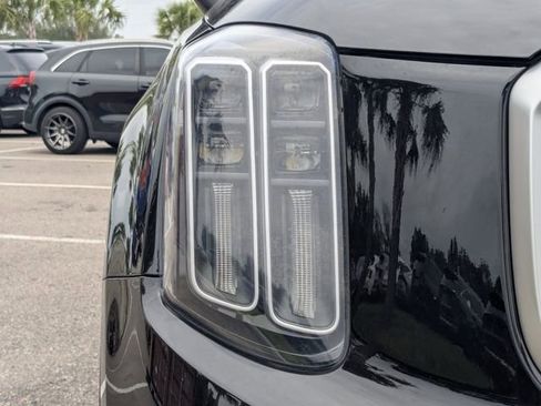Certified 2024 Kia Telluride EX w/ EX Captain's Chair Package AWD/4WD image 11