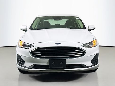 Used 2020 Ford Fusion SE FWD image 2